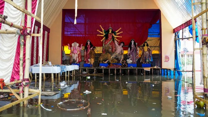 Durga Puja Preparations Disrupted as Kolkata Battles Waterlogging, Pandals Face Damage