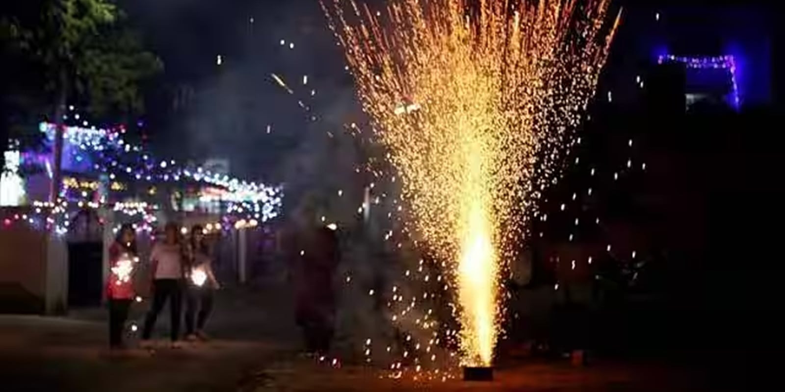 SC Permits Manufacturing of Green Firecrackers in Delhi NCR, Bars Sale