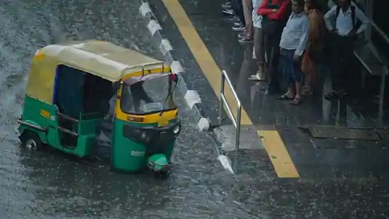 Heavy Rain Pummels Delhi NCR, Causing Waterlogging and Flight Disruptions