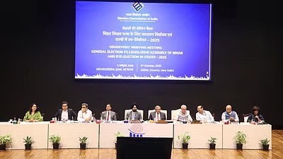 Election Commission Hails Central Observers as 'Beacons of Democracy' in Bihar Assembly Elections 2025