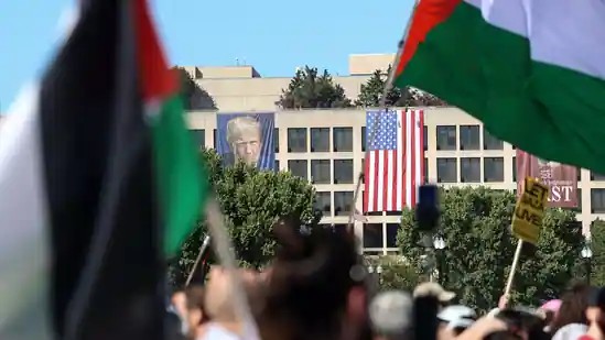 Trump Warns Hamas as Israel Intensifies Bombing in Gaza
