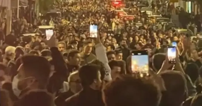 Iran Protests See Massive Escalation and Nationwide Internet Cut as Exiled Prince Issues "War Cry"