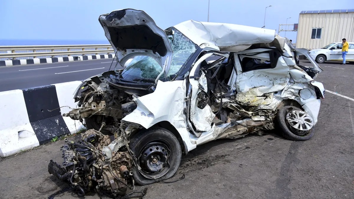 Seven Killed, Three Injured in Tragic Gujarat Car-SUV Blaze
