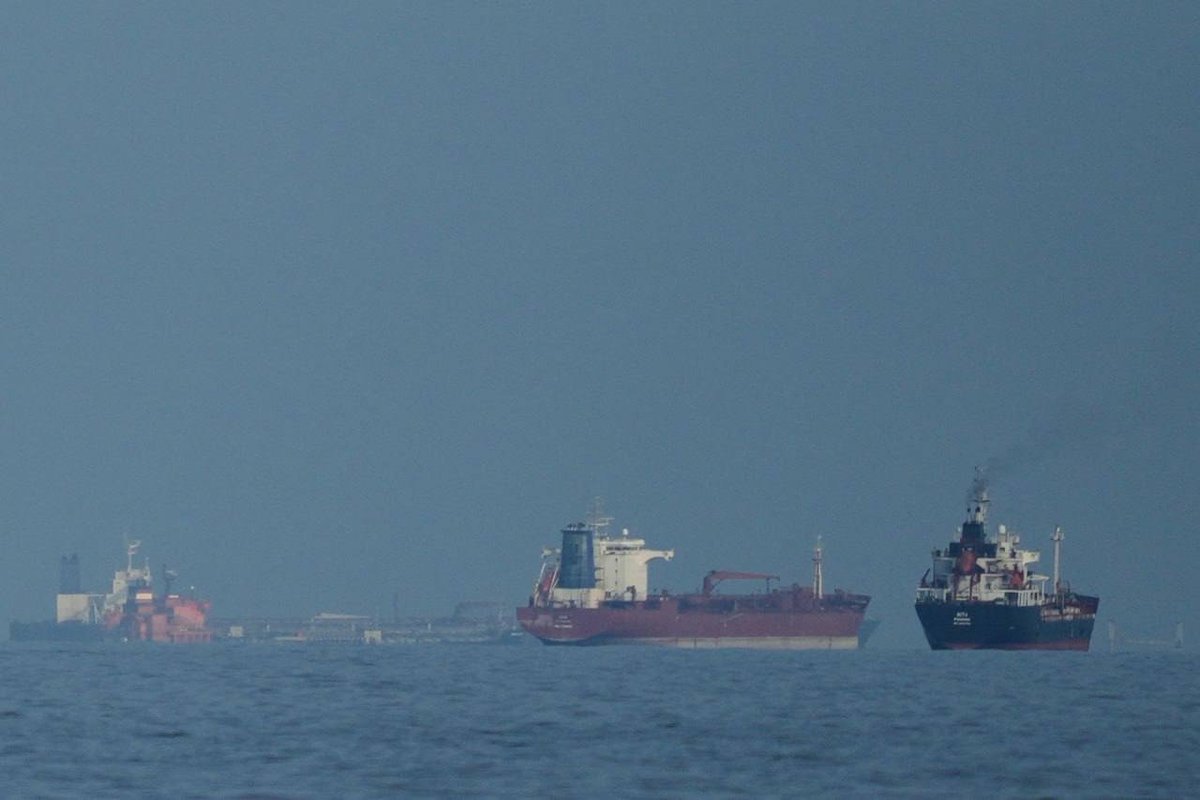 Chinese Tanker Defies US Blockade in Strait of Hormuz