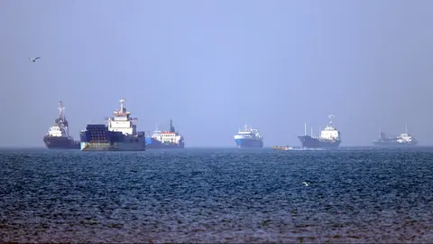 Iran Brings New Approval System for Ships in Strait of Hormuz as Regional Tensions Rise