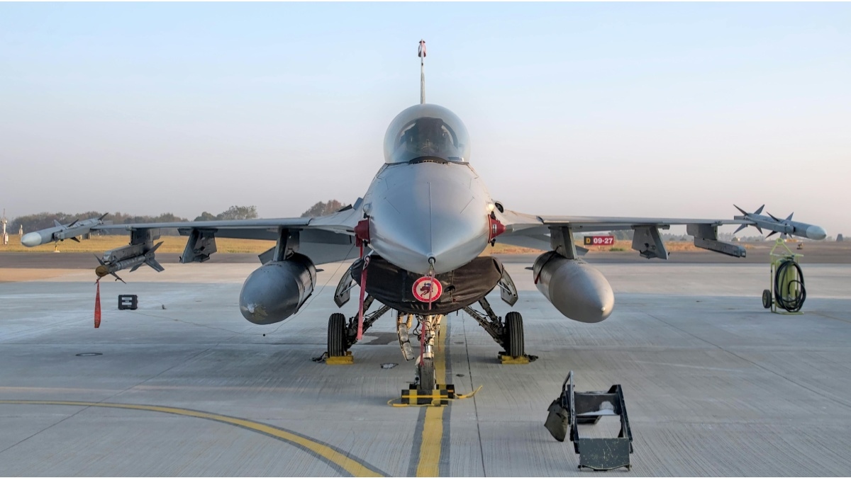 Pakistan Allegedly Sheltered Iranian Aircraft from US Strikes During War