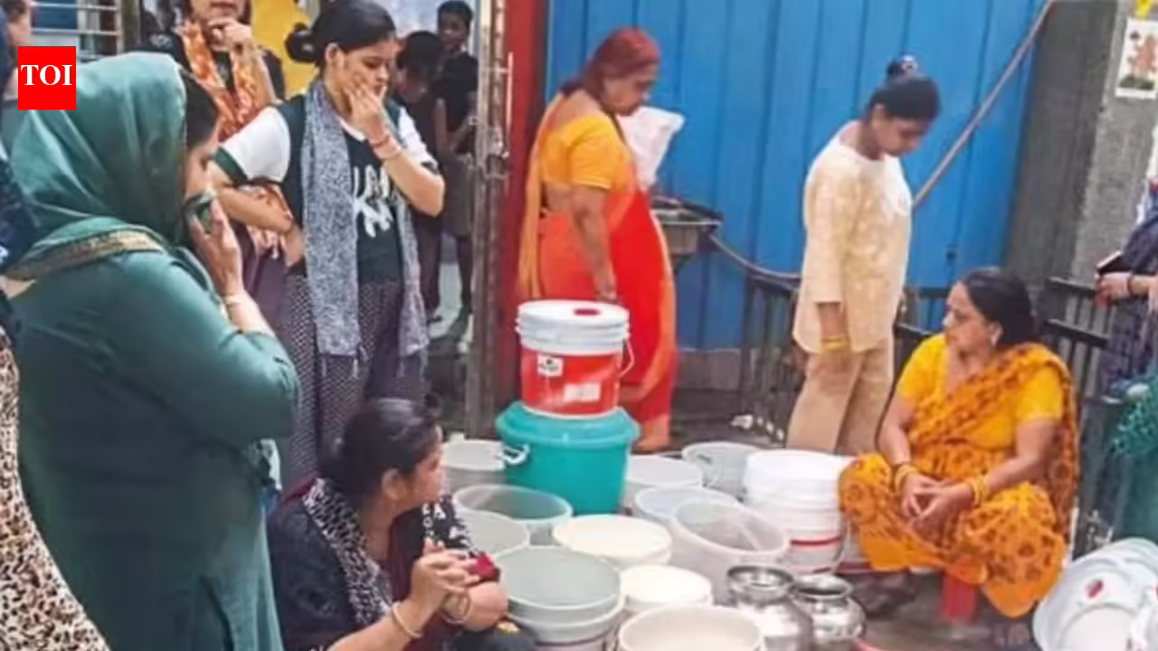 Delhi’s Dakshinpuri Faces Month Long Water Crisis, Residents Struggle for Survival