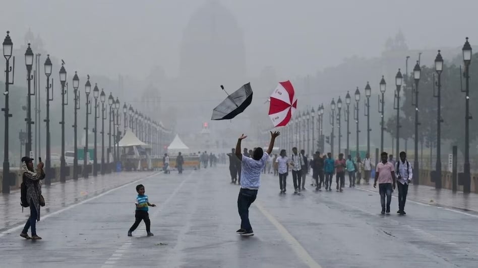 Delhi Weather Update: IMD Issues Alert for 50 km/h Winds