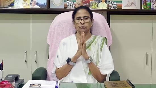 Mamata Calls for Unity as Over 100 TMC Councillors Resign in Bengal