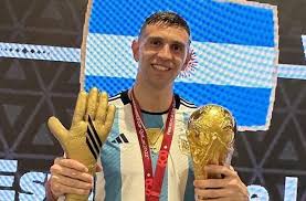 Emiliano Martinez's World Cup Promise Resurfaces: Argentina Goalkeeper Vows to Retire if Albiceleste Defend Title