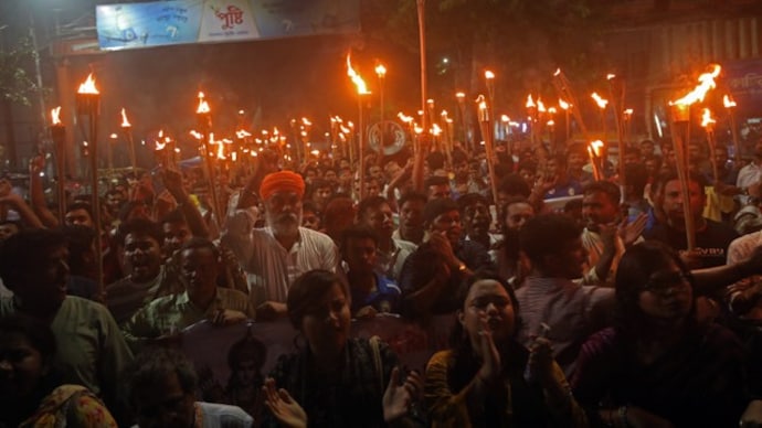 Chaos in Dhaka as Hindus Hold Massive Protest, Raise Jai Shri Ram Chants