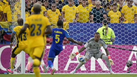 Heroic Eloy Room Earns Curaçao Historic First World Cup Point