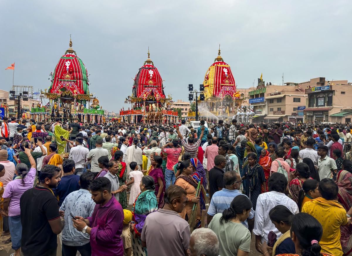 Massive Crowd Triggers Chaos at Puri Rath Yatra