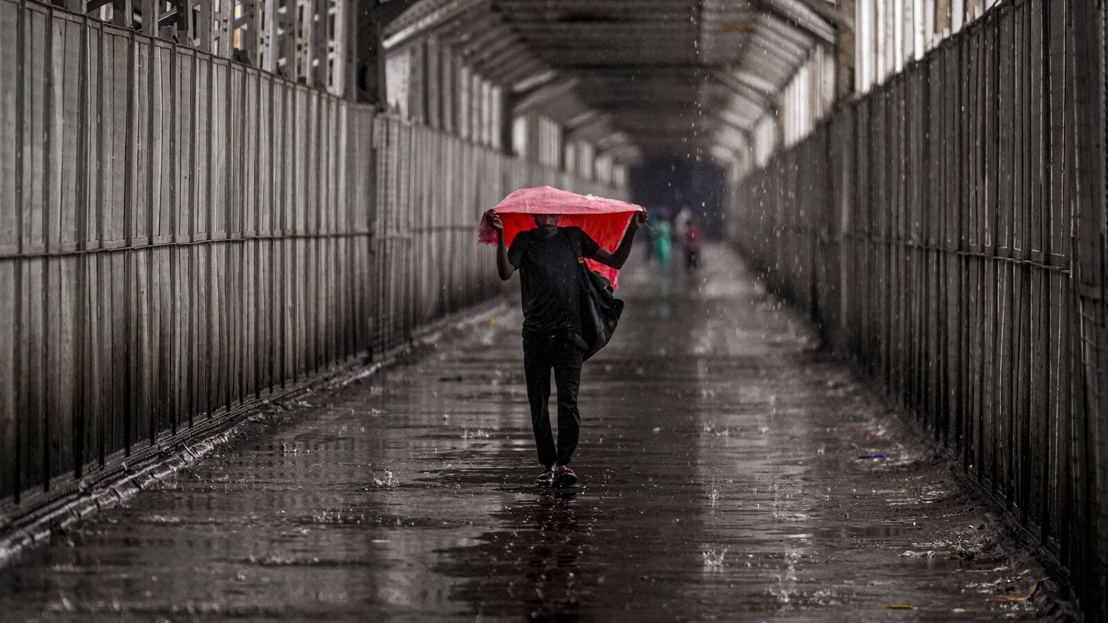 IMD issues heavy rain alert for Faridabad and Gurugram, Delhi to see more showers