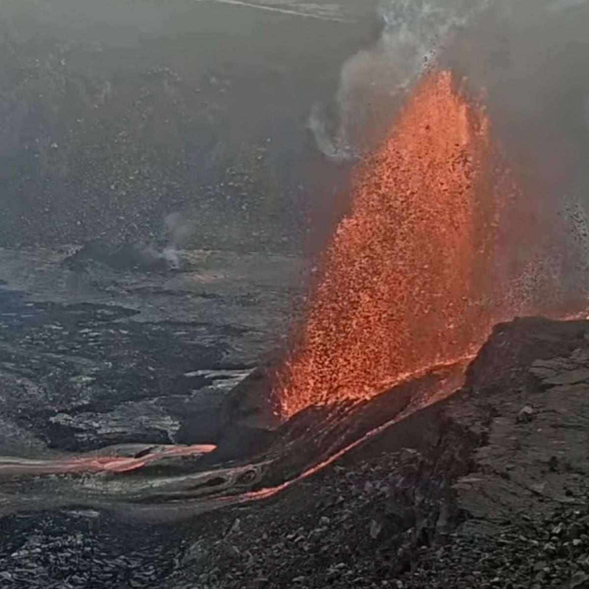 Hawaii’s Kilauea Volcano Erupts, Lava Shoots 100 Metres High