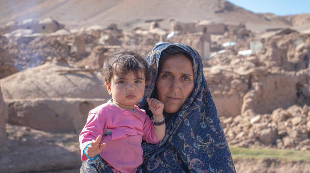 Afghan Quake Survivors Face Double Tragedy as Taliban Rules Halt Women's Rescue