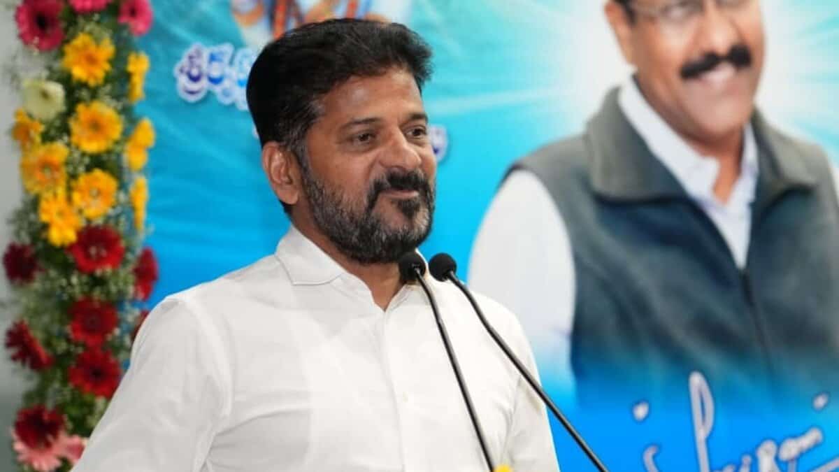 Telangana CM asks government school teachers to have lunch with students