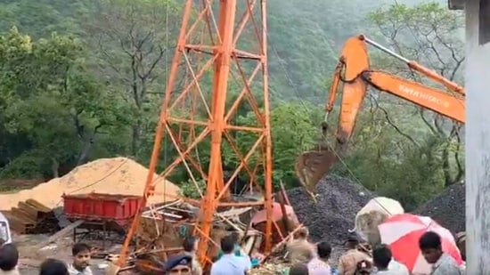 Gujarat Ropeway Tragedy: Six Killed as Cargo Trolley Crashes at Pavagadh Temple