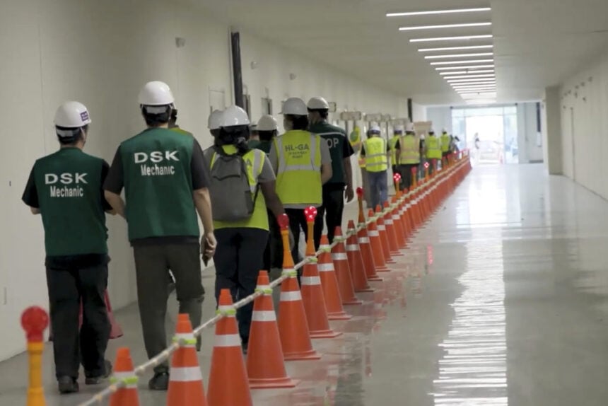 South Korean Workers Return Home Amid US-Korea Diplomatic Strain and Investment Concerns