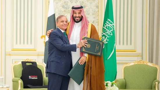 Pakistan's Defence Minister Claims Saudi Arabia Will Support in War Against India Under New Pact