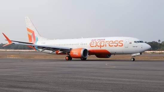 Passenger Approaches Cockpit Mid-Air on Bengaluru-Varanasi Flight; Air India Express Says Lavatory Confusion
